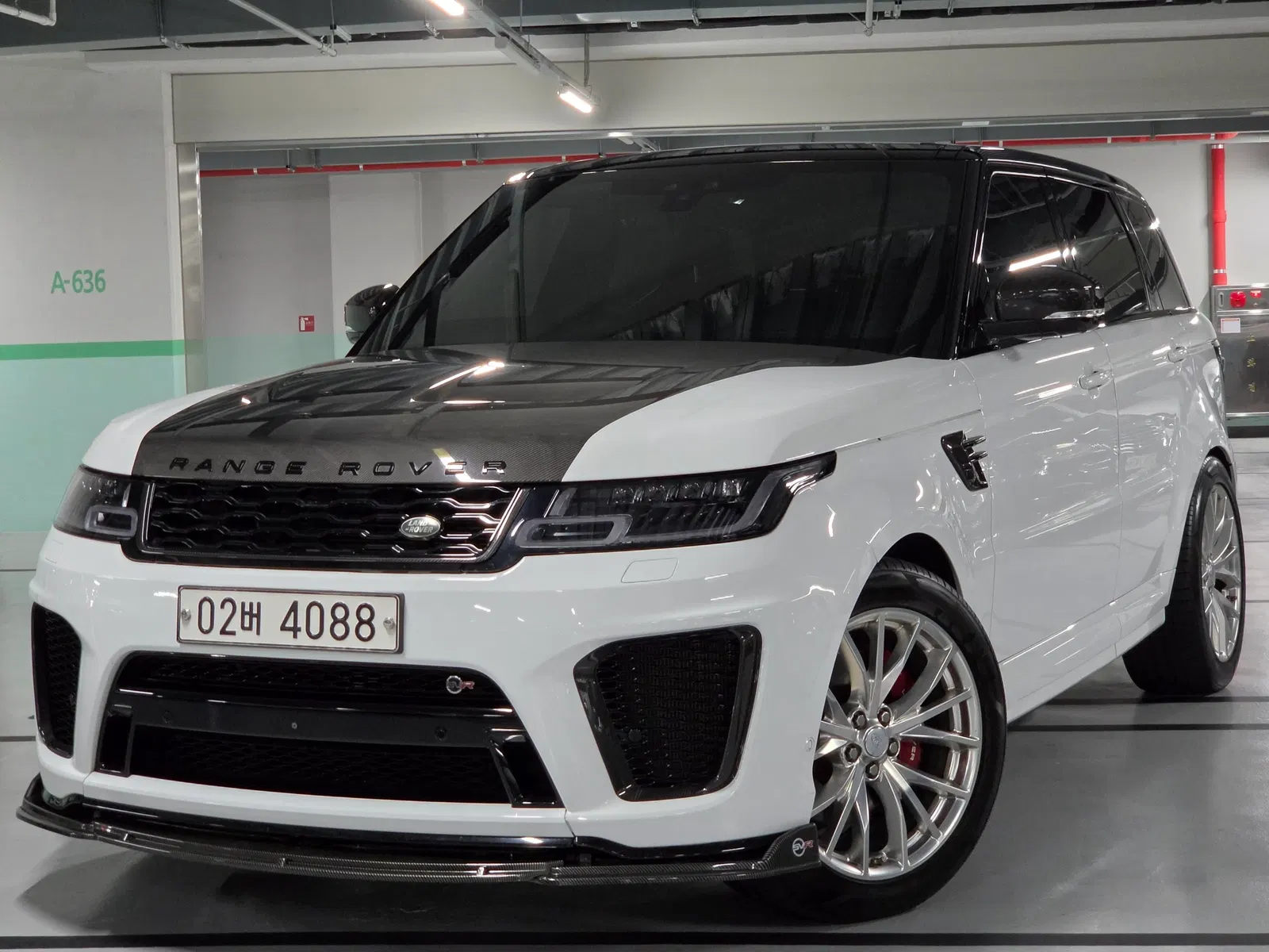 Land Rover Range Rover Sport 2e génération 5.0 SVR 2018 — photo 1 sur 25