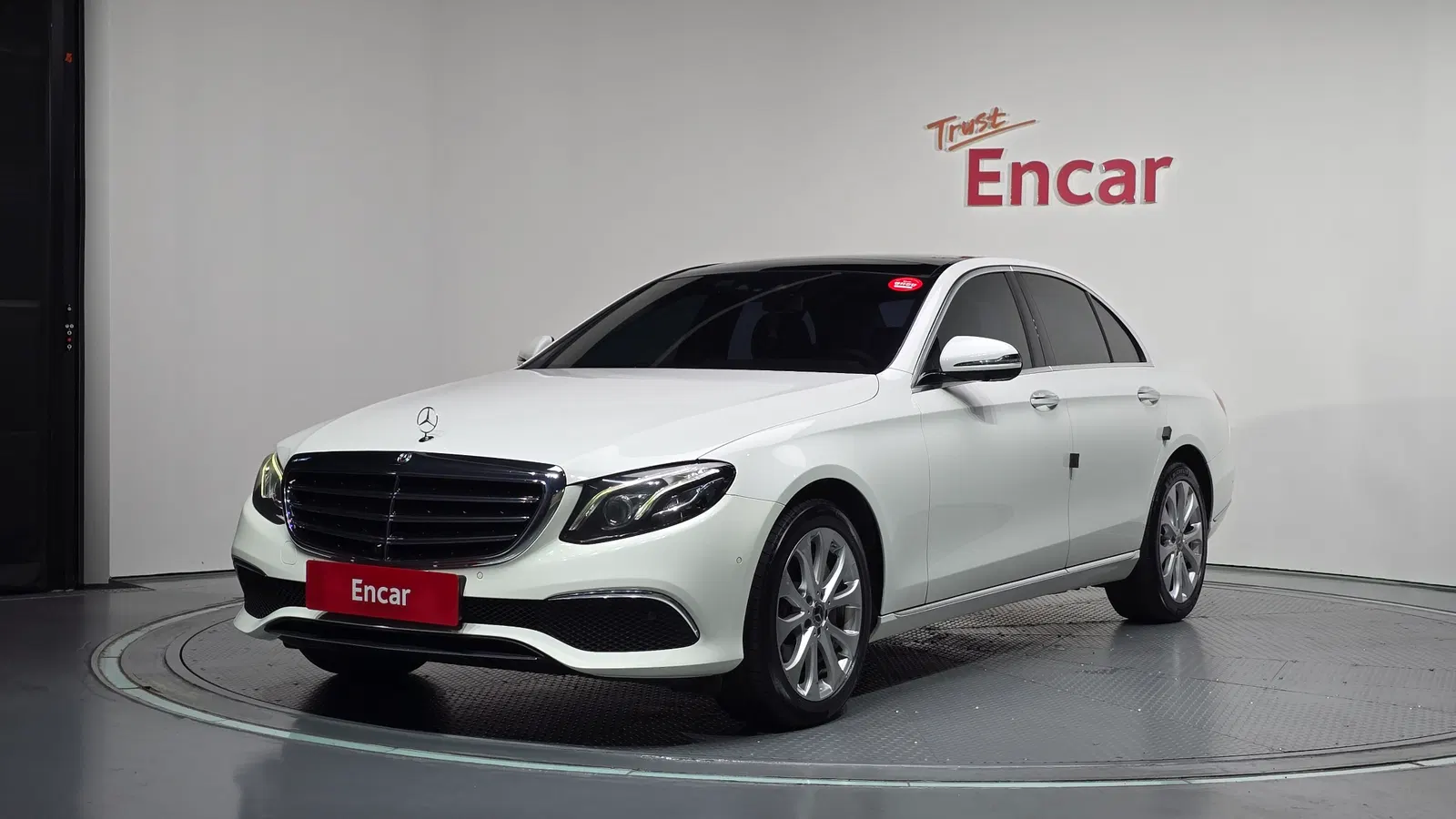 Mercedes-Benz Classe E E300 4MATIC Exclusive (W213) 2019 — photo 1 sur 20