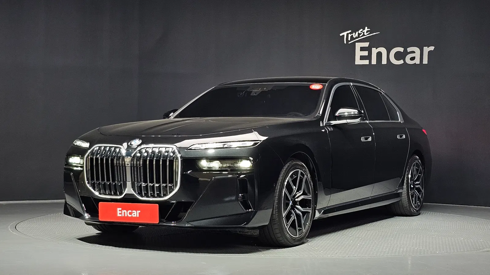 BMW Série 7 (G70) 740i xDrive M Sport 2026 — photo 1 sur 36