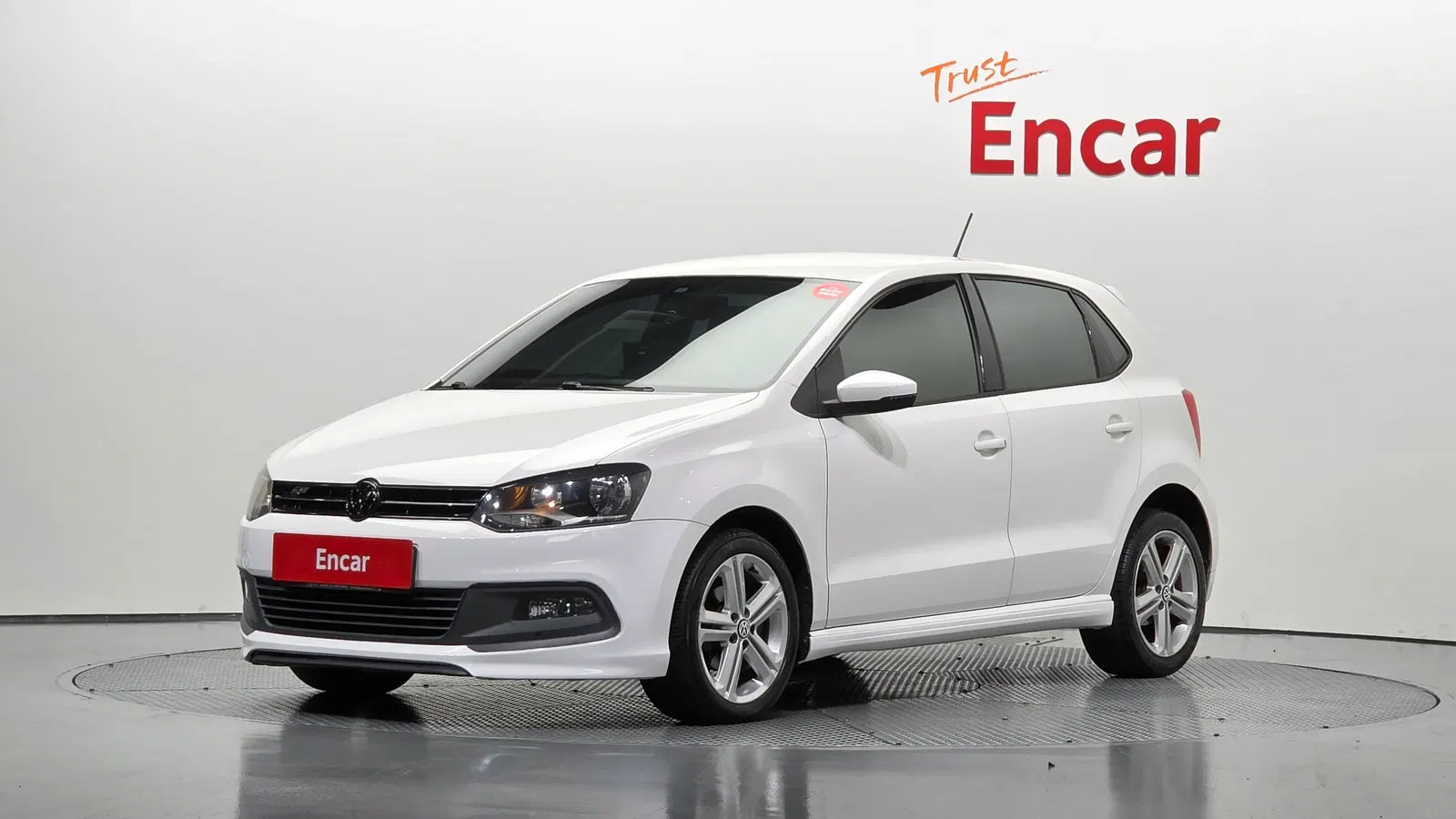 Volkswagen Polo 1.6 TDI R-Line 2013 — photo 1 sur 20