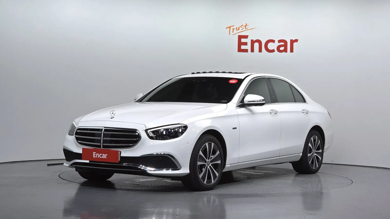 Mercedes-Benz Classe E E300e 4MATIC Exclusive (W213) 2021 — photo 1 sur 31