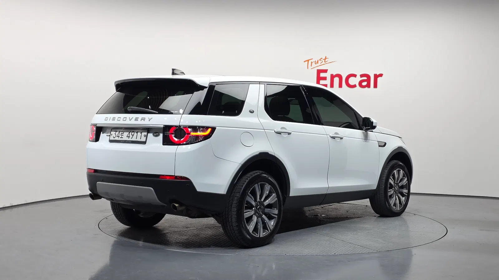 Land Rover Discovery Sport 2.0 TD4 HSE Luxury 2018 — photo 1 sur 30