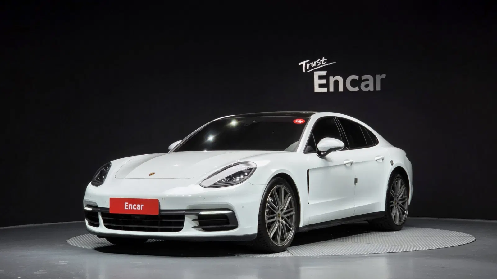 Porsche Panamera (971) 3.0 AWD 2018 — photo 1 sur 38