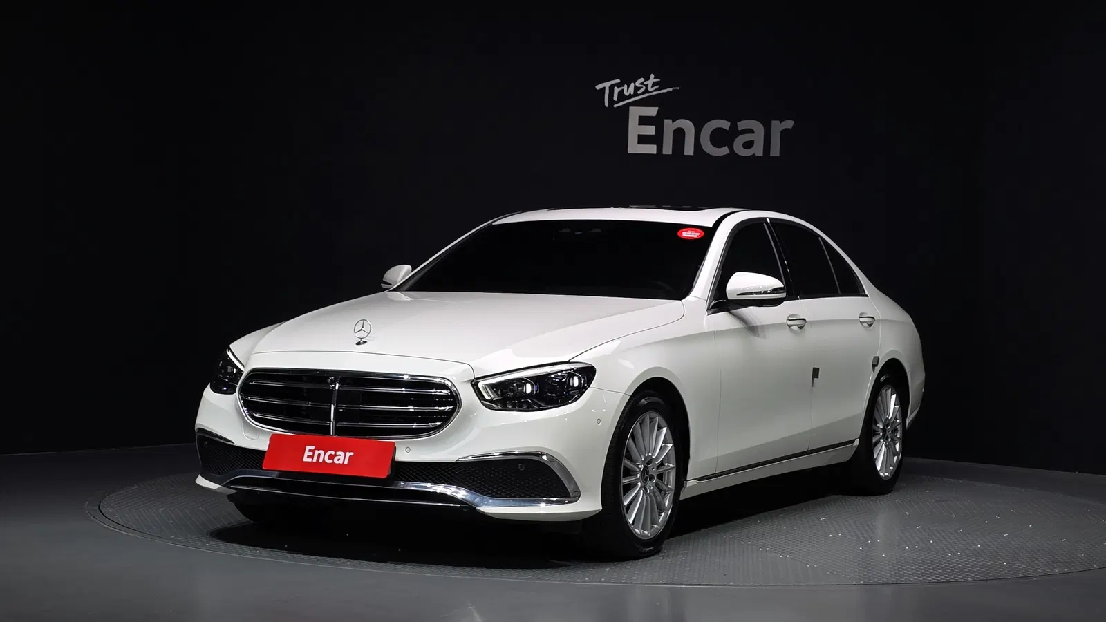 Mercedes-Benz Classe E E250 Exclusive (W213) 2022 — photo 1 sur 39