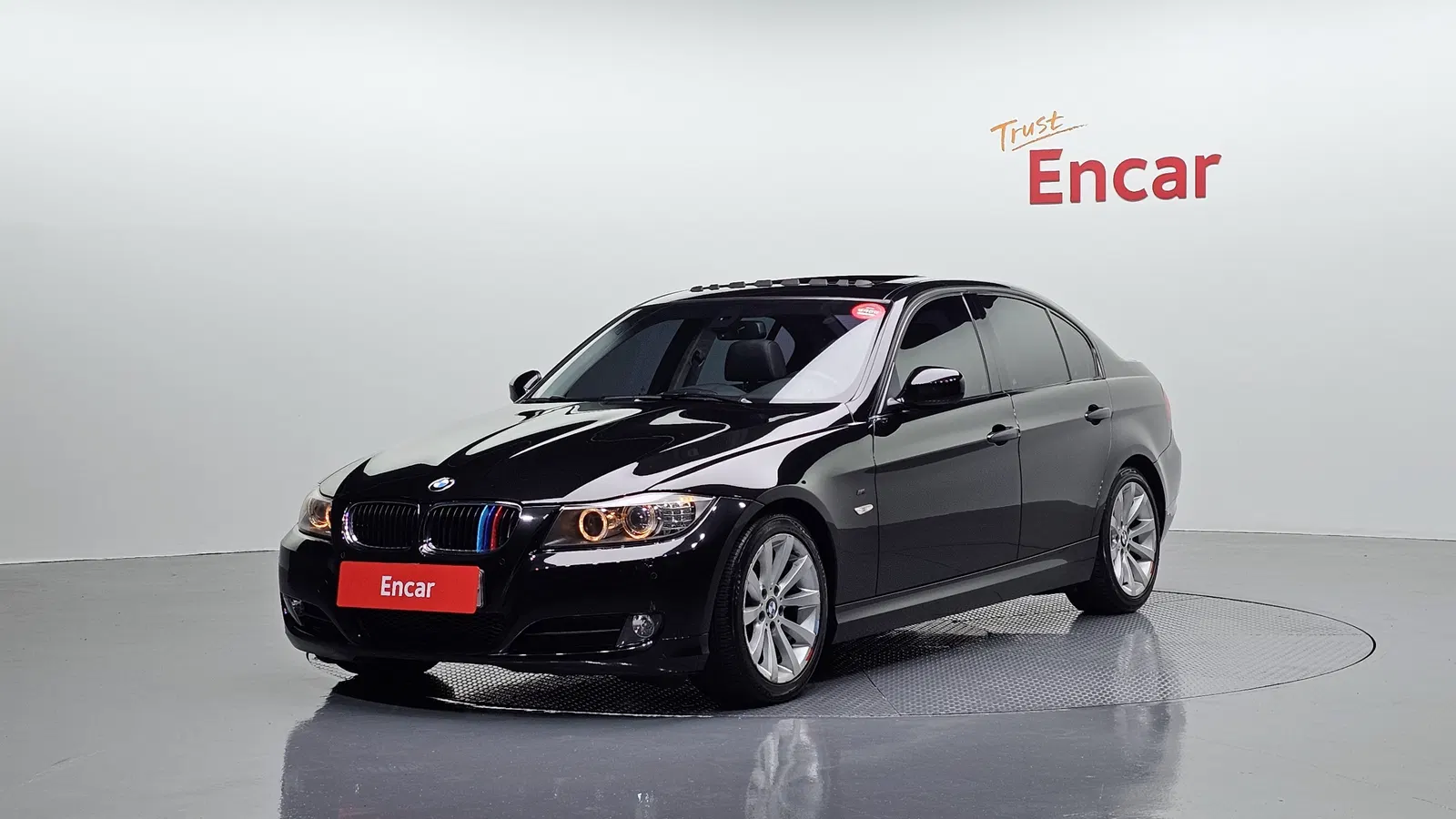 BMW Série 3 (E90) 320i Sedan CP 2010 — photo 1 sur 20