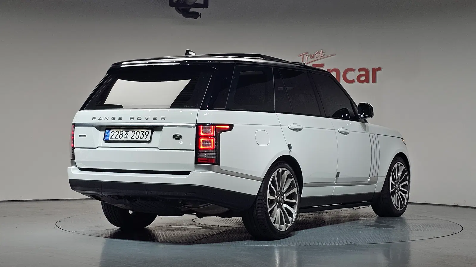 Land Rover Range Rover 4e génération 5.0 SC AB 2017 — photo 1 sur 39