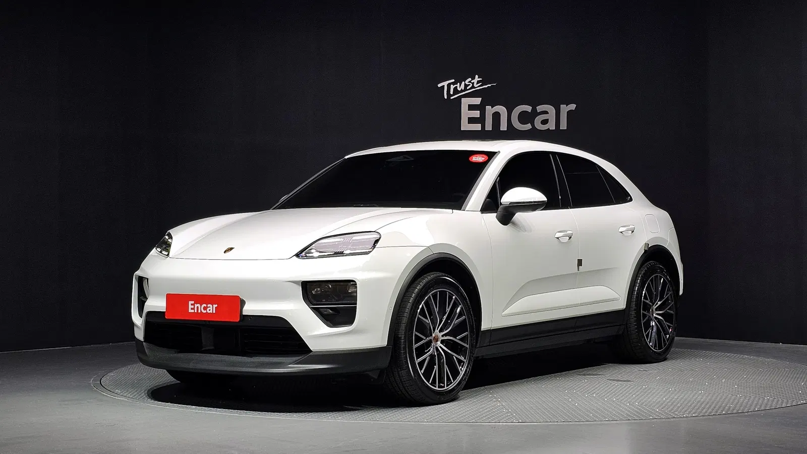 Porsche Macan EV Base 4 2025 — photo 1 sur 40