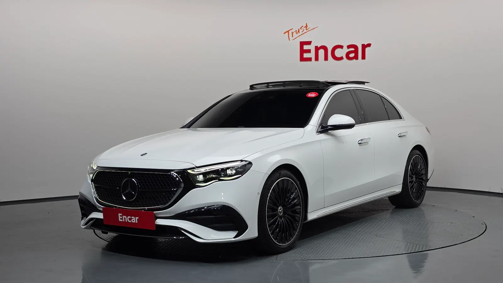Mercedes-Benz Classe E AMG Line · E300 4MATIC (W214) 2024 — photo 1 sur 42