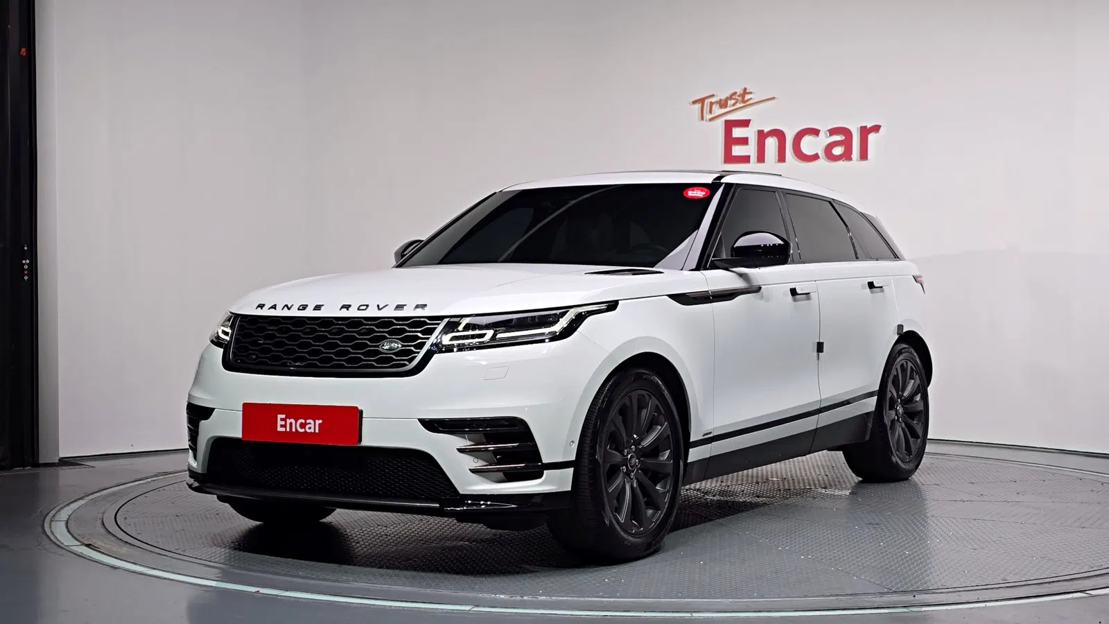 Land Rover Range Rover Velar 3.0 D300 R-Dynamic SE 2018 — photo 1 sur 35
