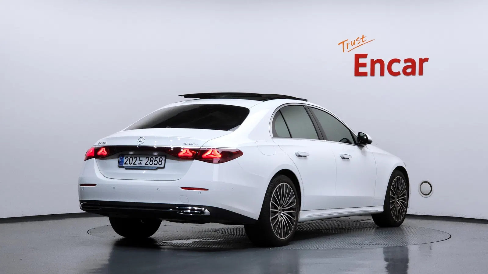 Mercedes-Benz Classe E E450 4MATIC (W214) 2025 — photo 1 sur 33