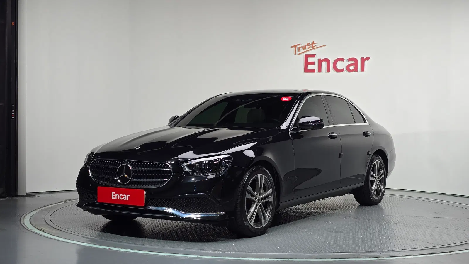 Mercedes-Benz Classe E E350 4MATIC Avantgarde (W213) 2021 — photo 1 sur 35