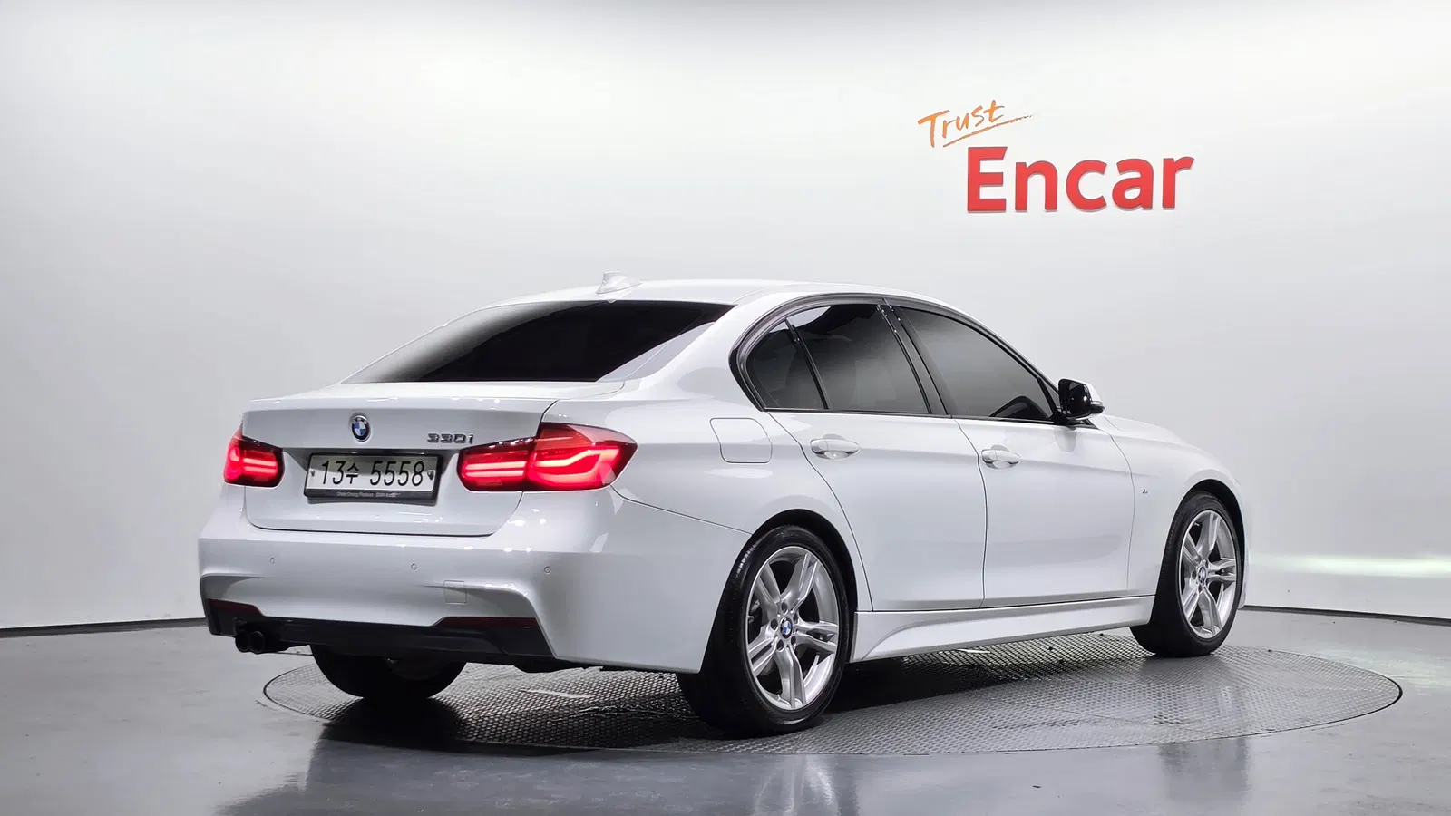 BMW Série 3 (F30) 330i M Sport Shadow 2018 — photo 1 sur 33