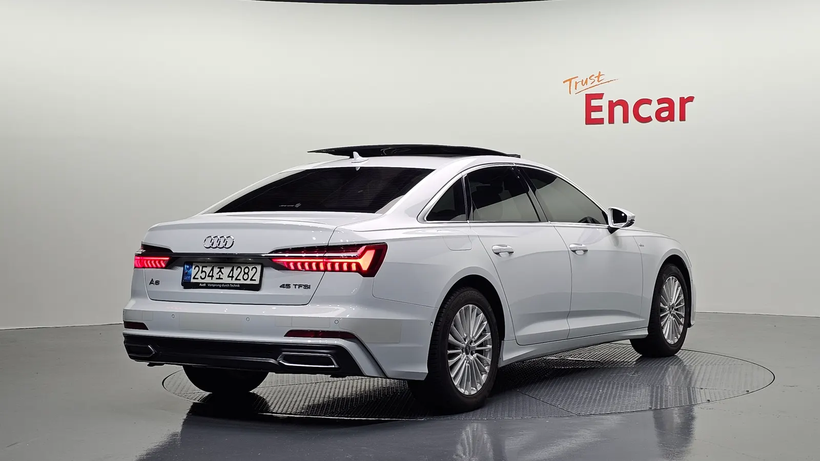 Audi A6 (C8) 45 TFSI Premium 2021 — photo 1 sur 35