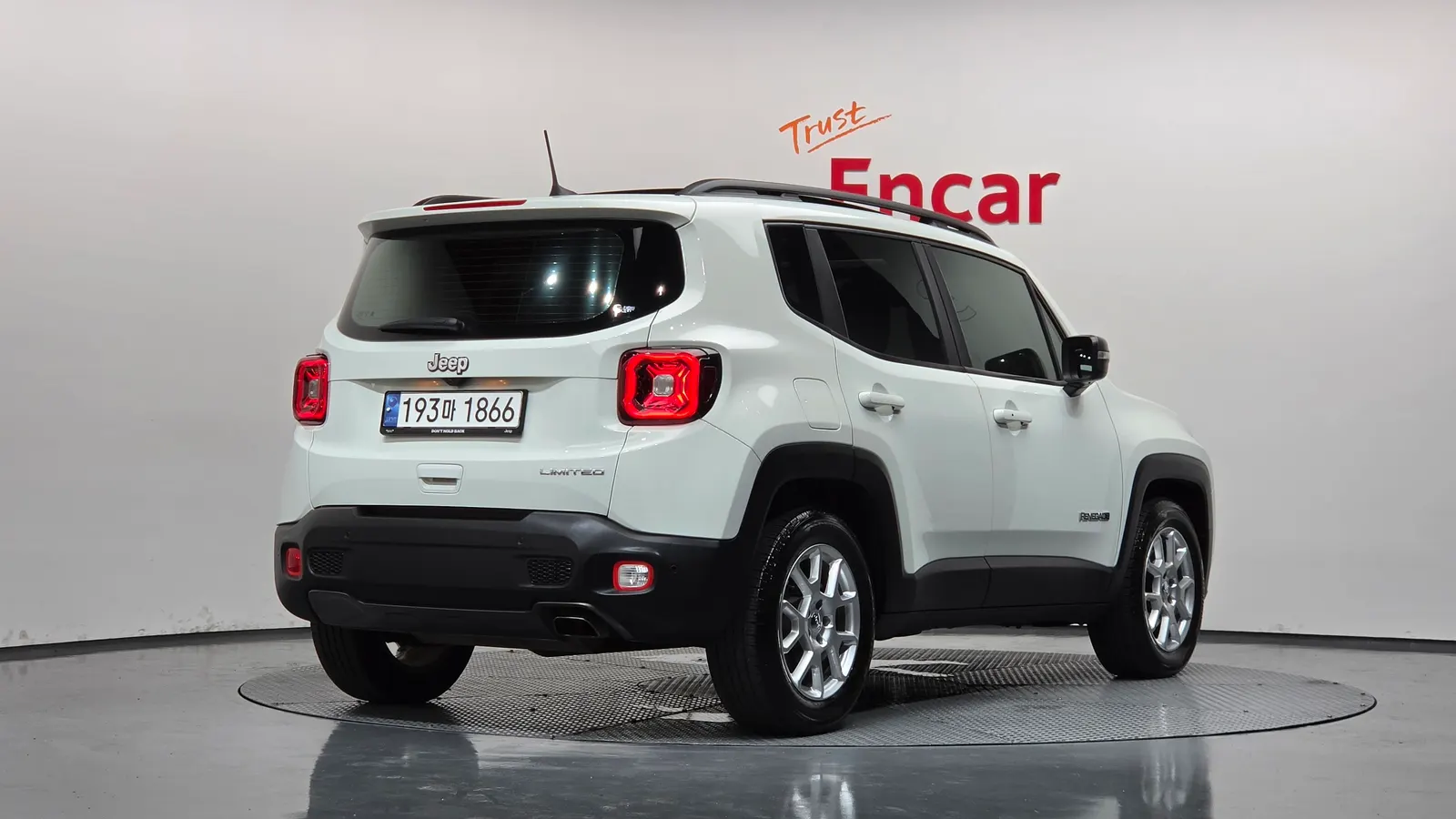 Jeep Renegade 2.4 Limited 2020 — photo 1 sur 33