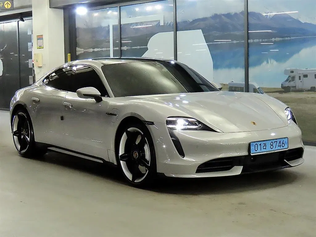 Porsche Taycan Turbo 2024 — photo 1 sur 26