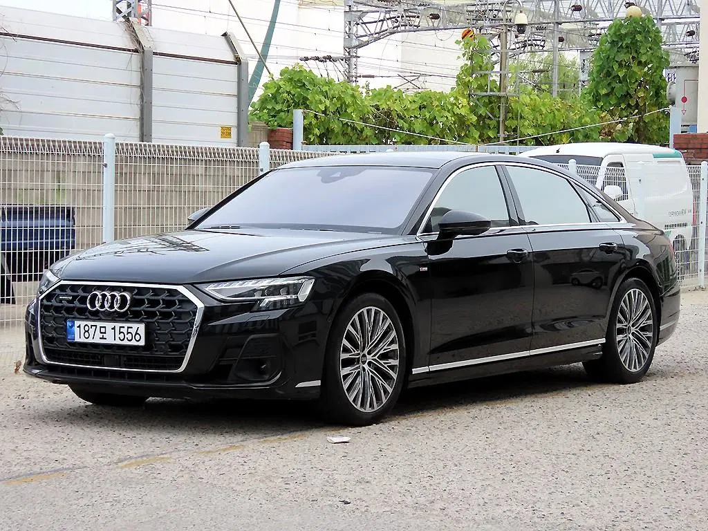 Audi A8 (D5) 55 TFSI Quattro Premium LWB 2022 — photo 1 sur 25