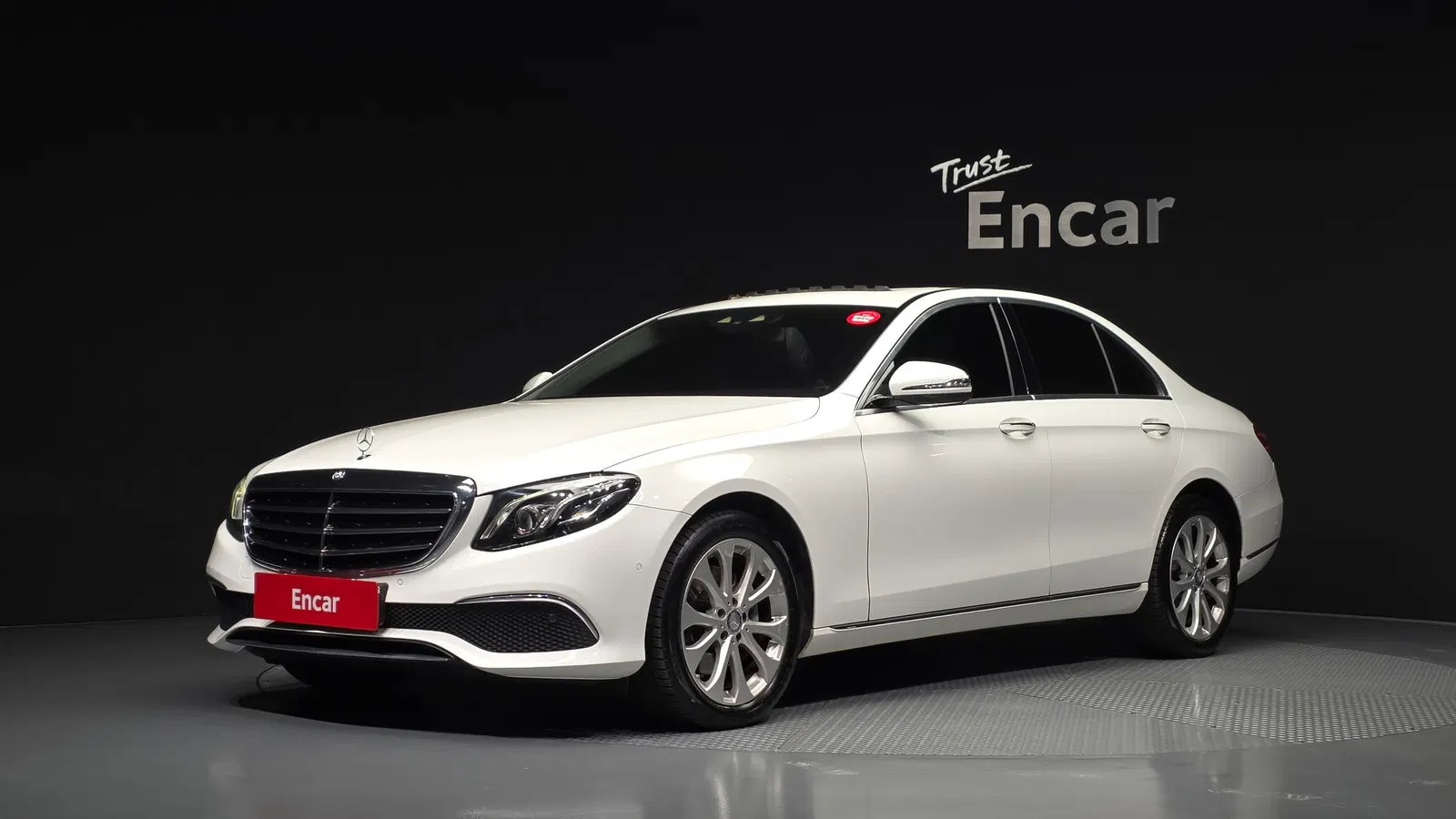 Mercedes-Benz Classe E E220d Exclusive (W213) 2017 — photo 1 sur 20