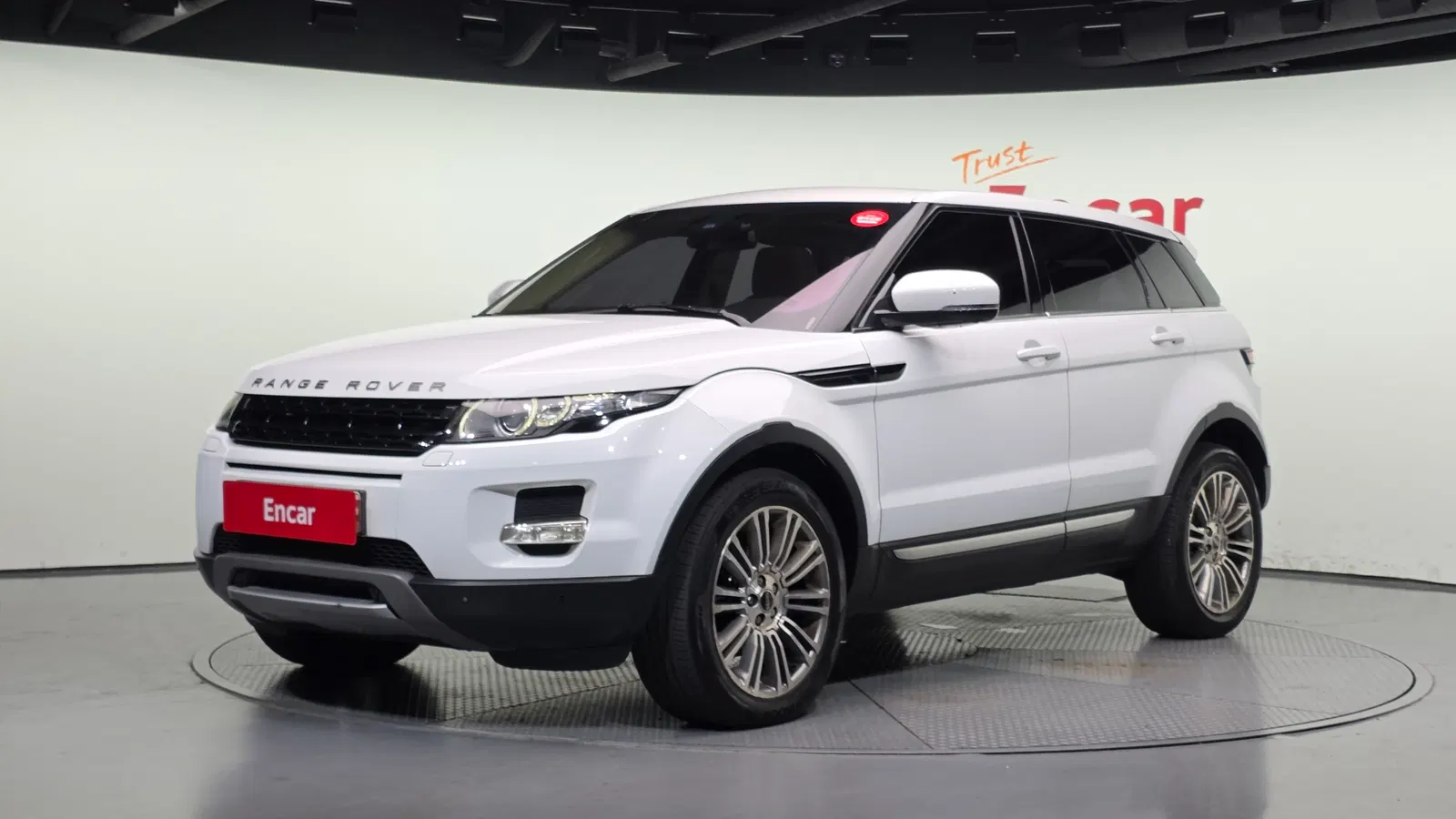 Land Rover Range Rover Evoque 2.2 SD4 Prestige 2012 — photo 1 sur 20
