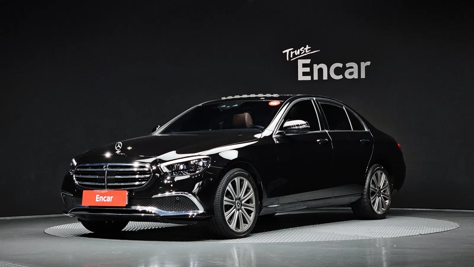 Mercedes-Benz Classe E E350 4MATIC Exclusive (W213) 2023 — photo 1 sur 33