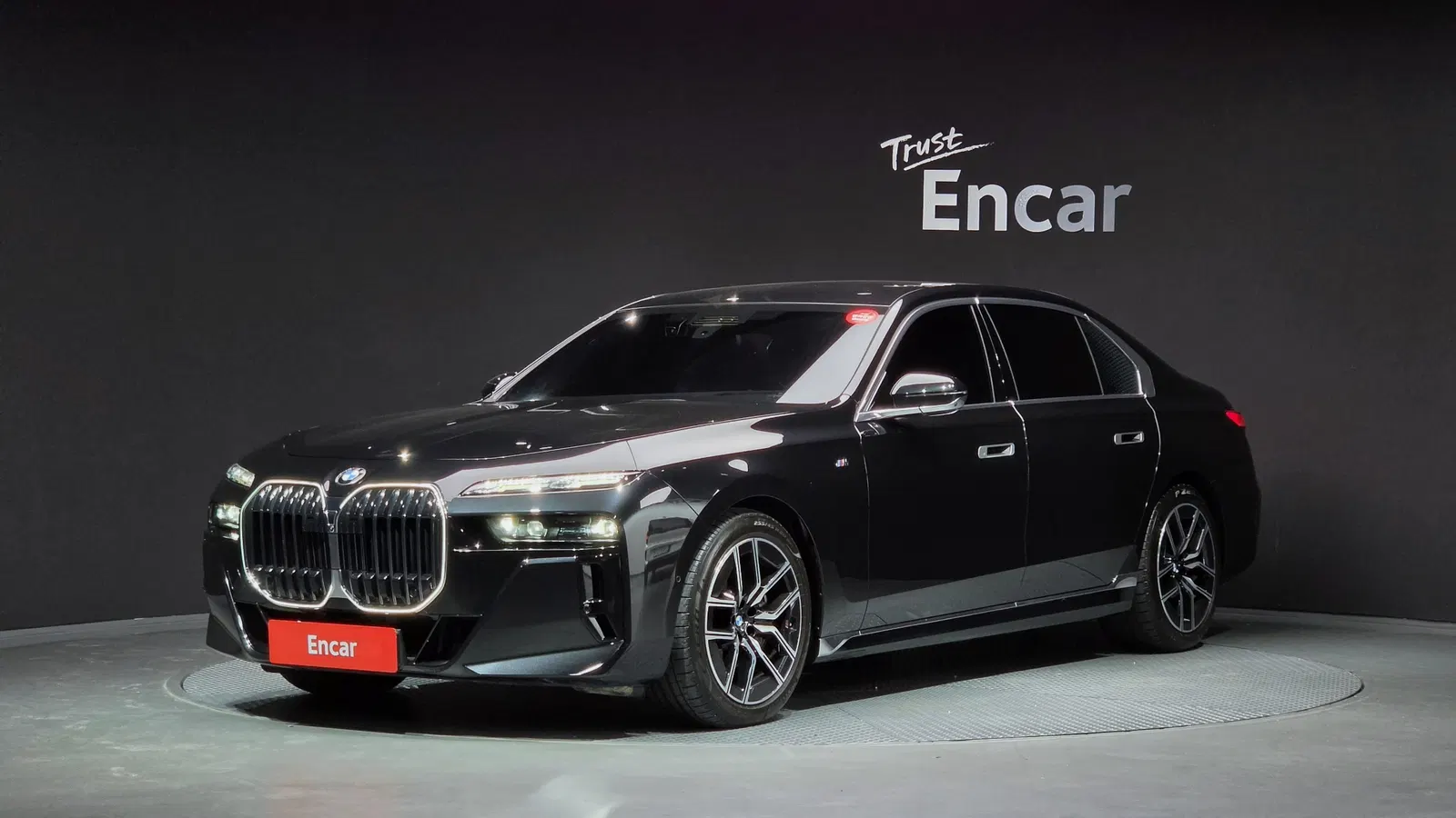BMW Série 7 (G70) 740i sDrive M Sport 2023 — photo 1 sur 20