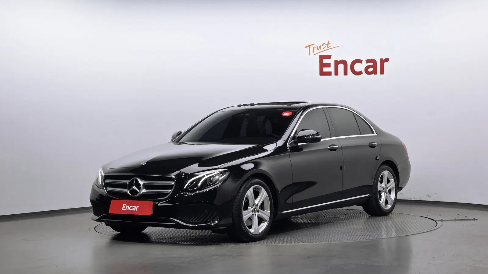 Mercedes-Benz Classe E E200 Avantgarde (W213) 2018 — photo 1 sur 30