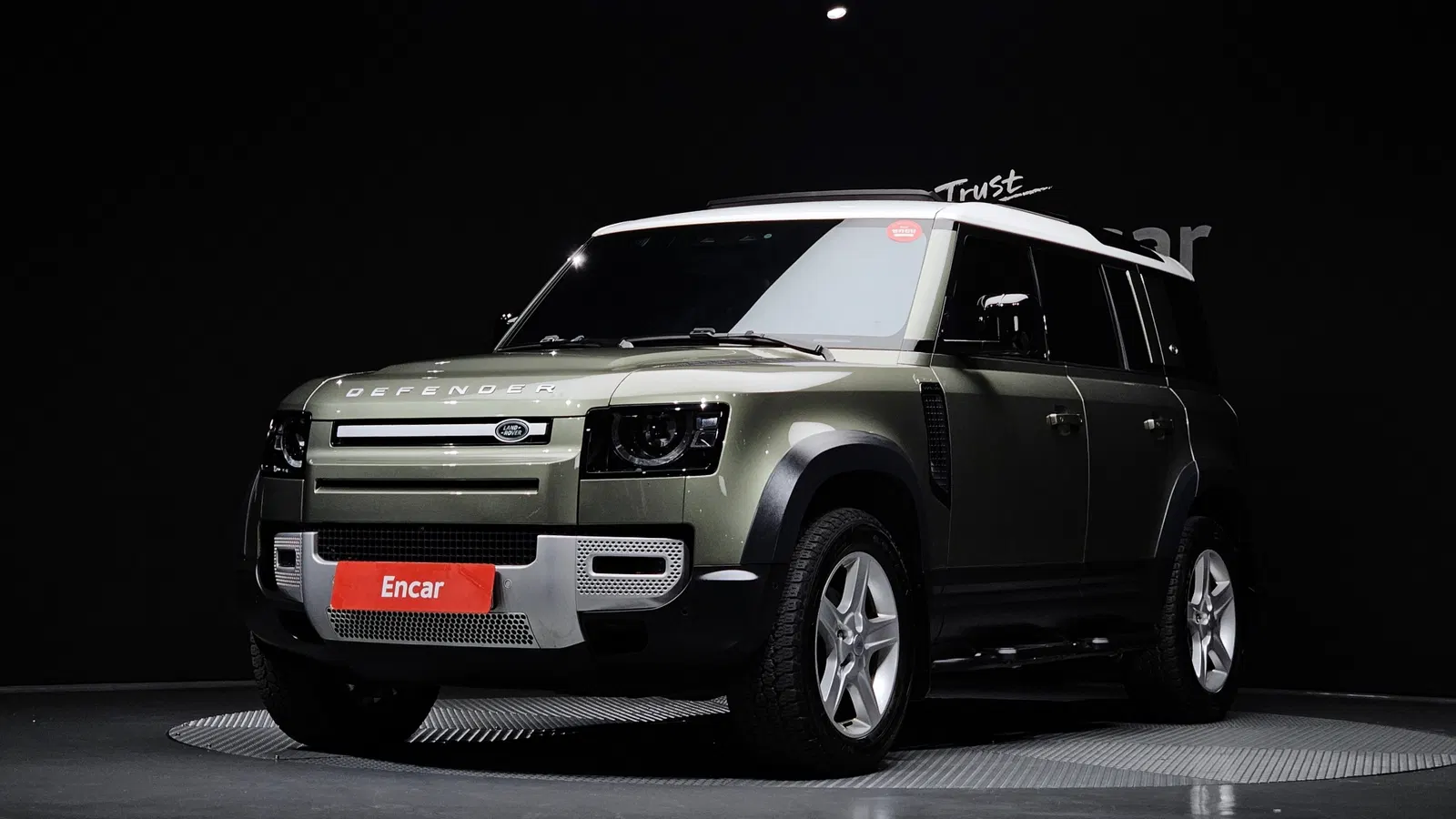 Land Rover Defender (L663) 110 D250 SE 2022 — photo 1 sur 33
