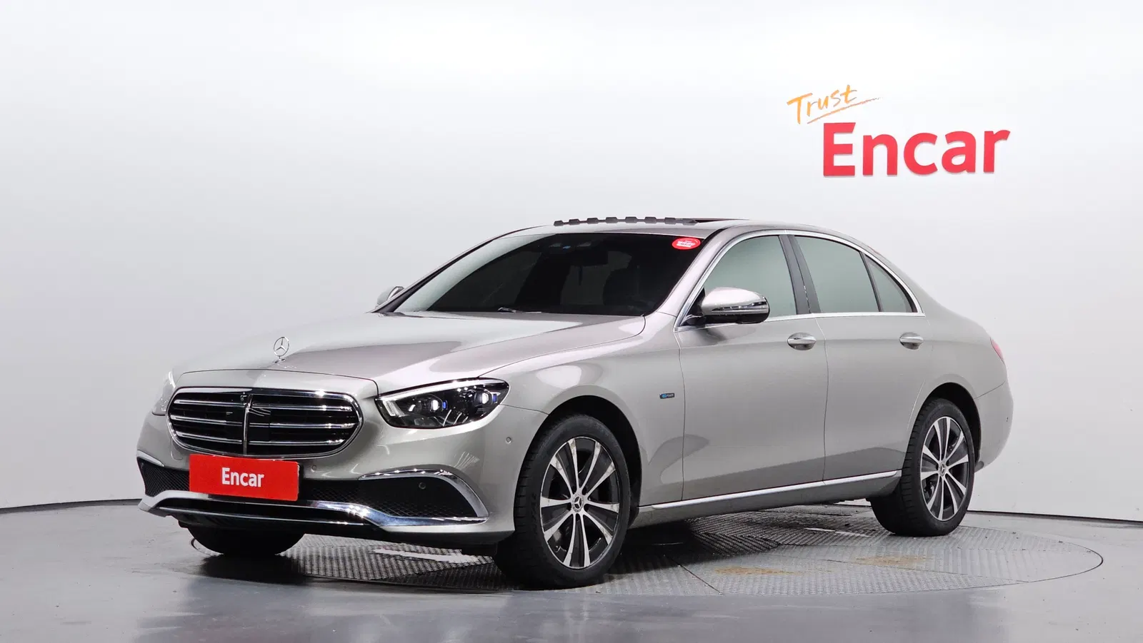 Mercedes-Benz Classe E E300e 4MATIC Exclusive (W213) 2021 — photo 1 sur 33