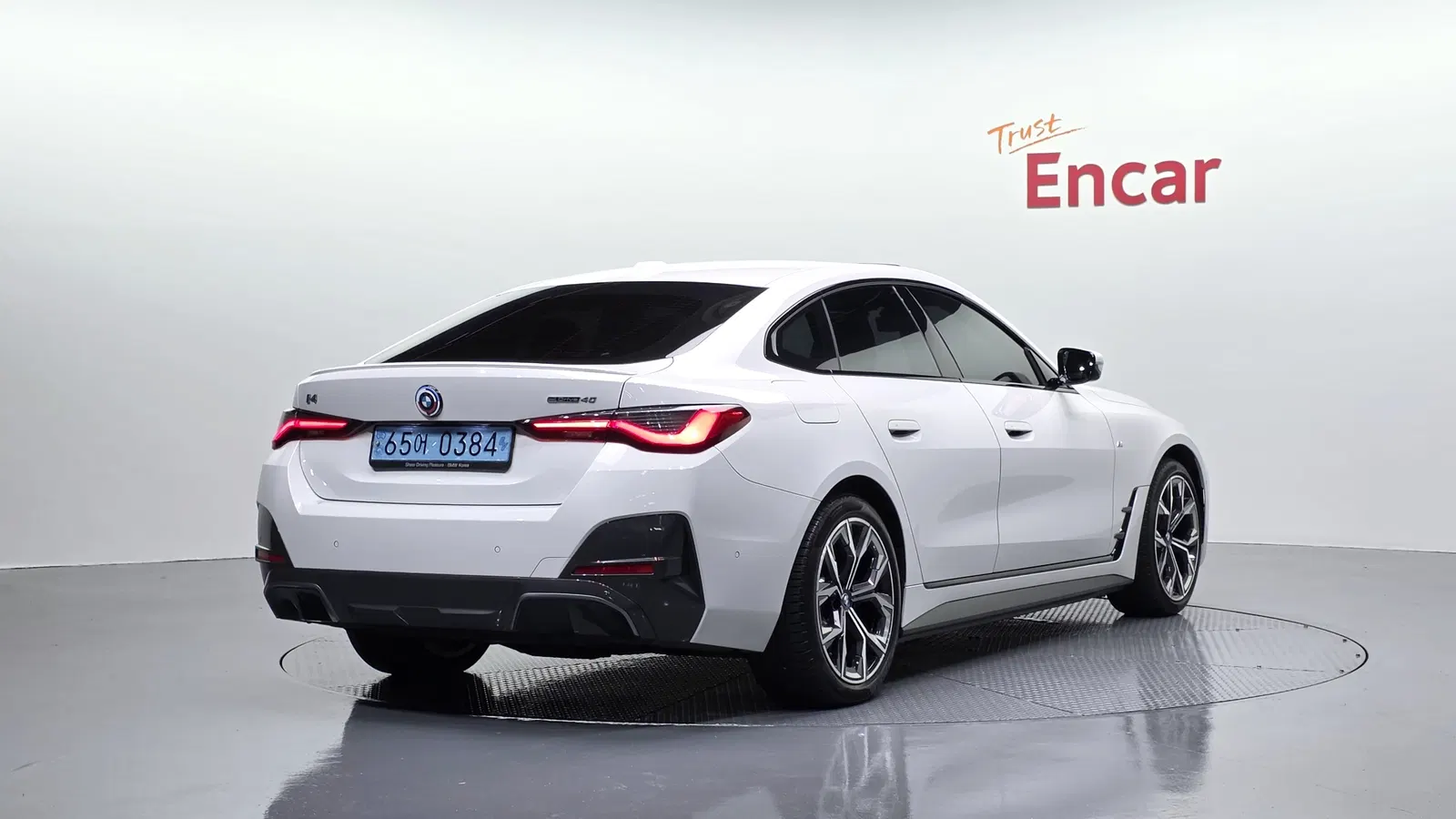 BMW i4 eDrive40 M Sport Pro 2023 — photo 1 sur 33
