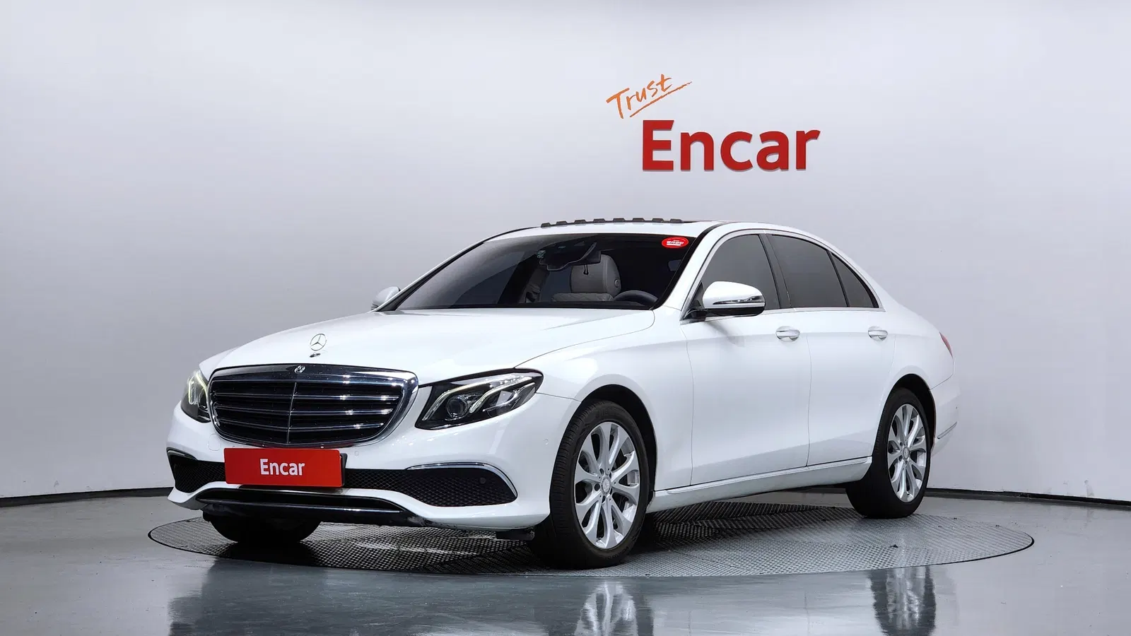 Mercedes-Benz Classe E E220d Exclusive (W213) 2017 — photo 1 sur 20