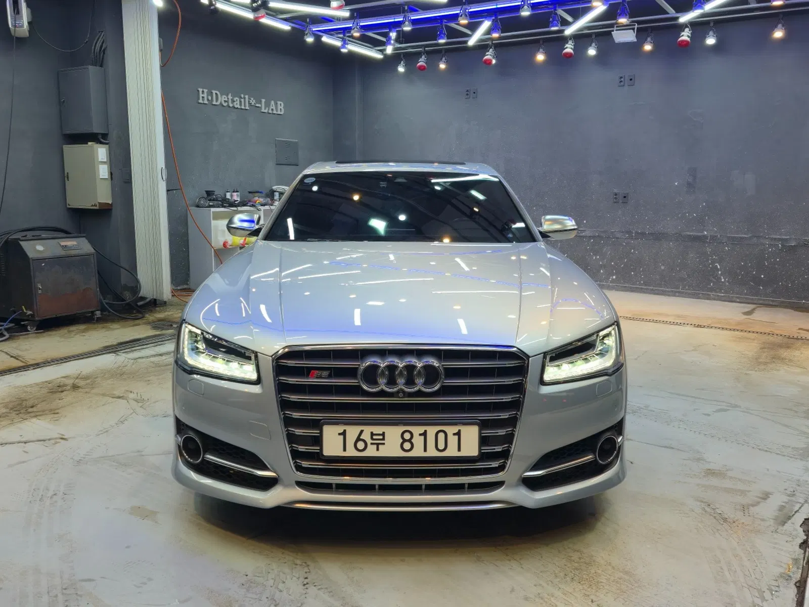 Audi S8 4.0 TFSI Quattro 2015 — photo 1 sur 26