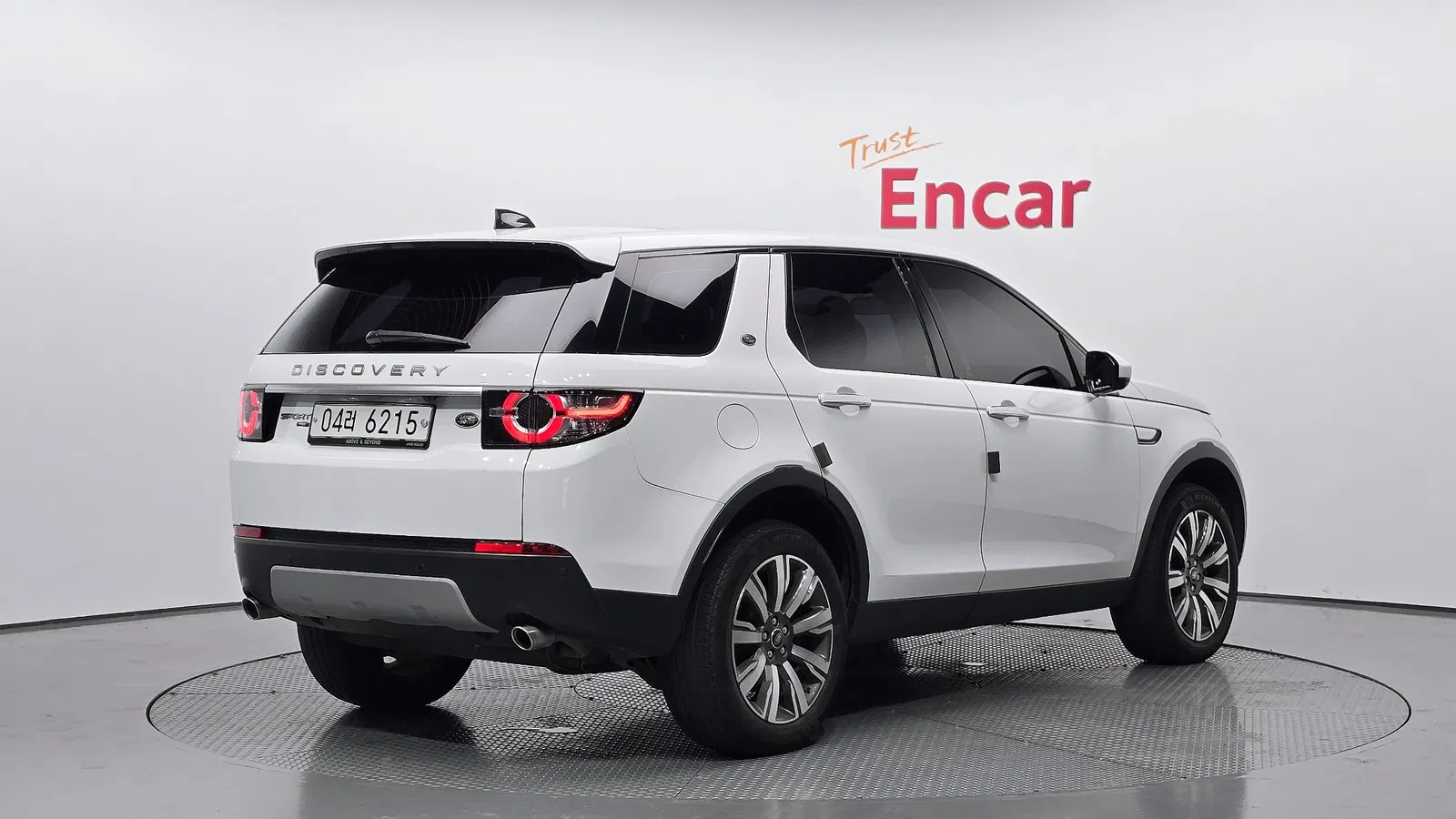 Land Rover Discovery Sport 2.0 TD4 HSE Luxury 2017 — photo 1 sur 33