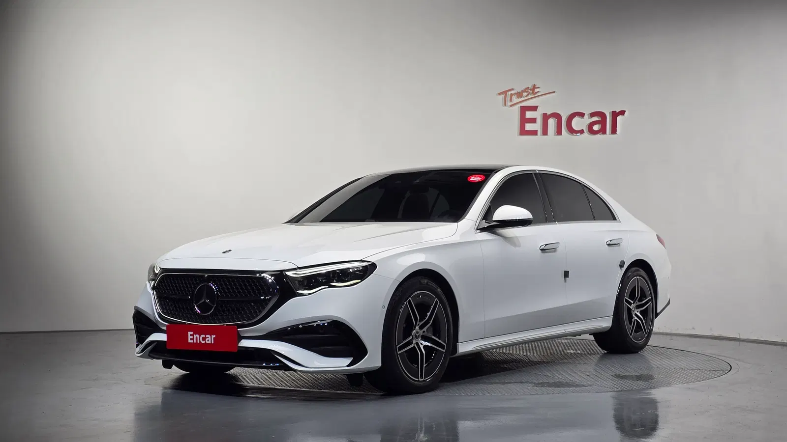 Mercedes-Benz Classe E AMG Line · E300 4MATIC (W214) 2026 — photo 1 sur 26