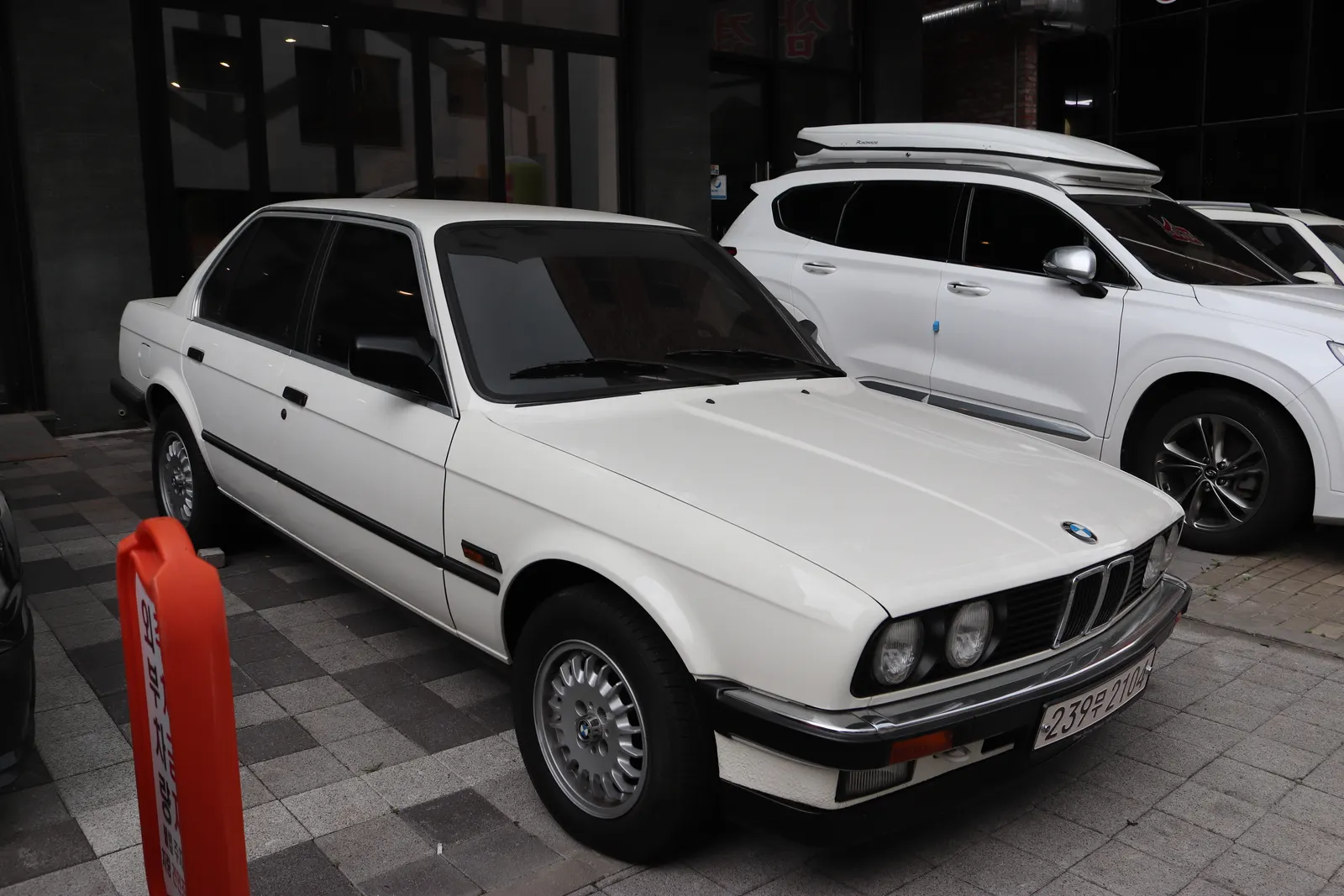 BMW Série 3 320i Sedan 1987 — photo 1 sur 13