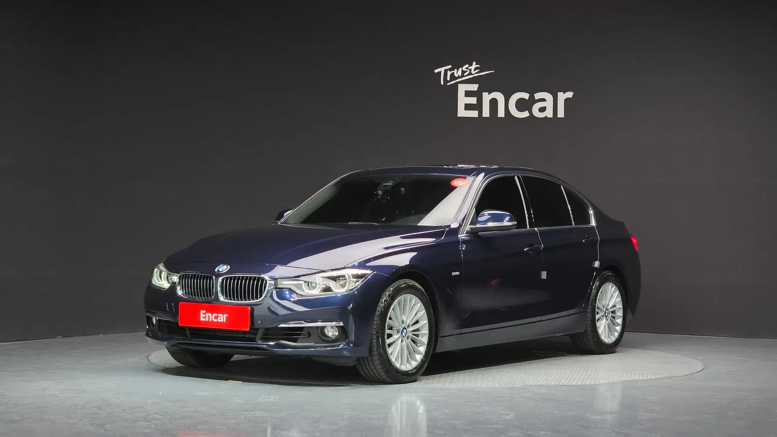 BMW Série 3 (F30) 320i Luxury 2016 — photo 1 sur 20