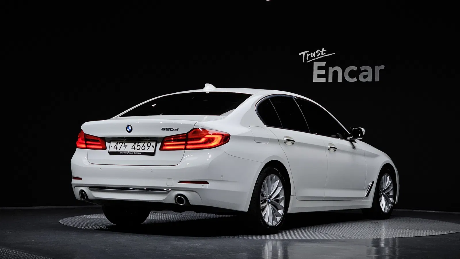 BMW Série 5 (G30) 520d Luxury Plus 2018 — photo 1 sur 33