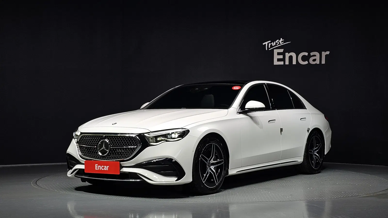 Mercedes-Benz Classe E AMG Line · E300 4MATIC (W214) 2026 — photo 1 sur 35