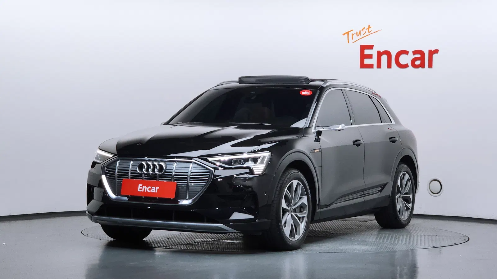 Audi e-tron 55 Quattro 2023 — photo 1 sur 42