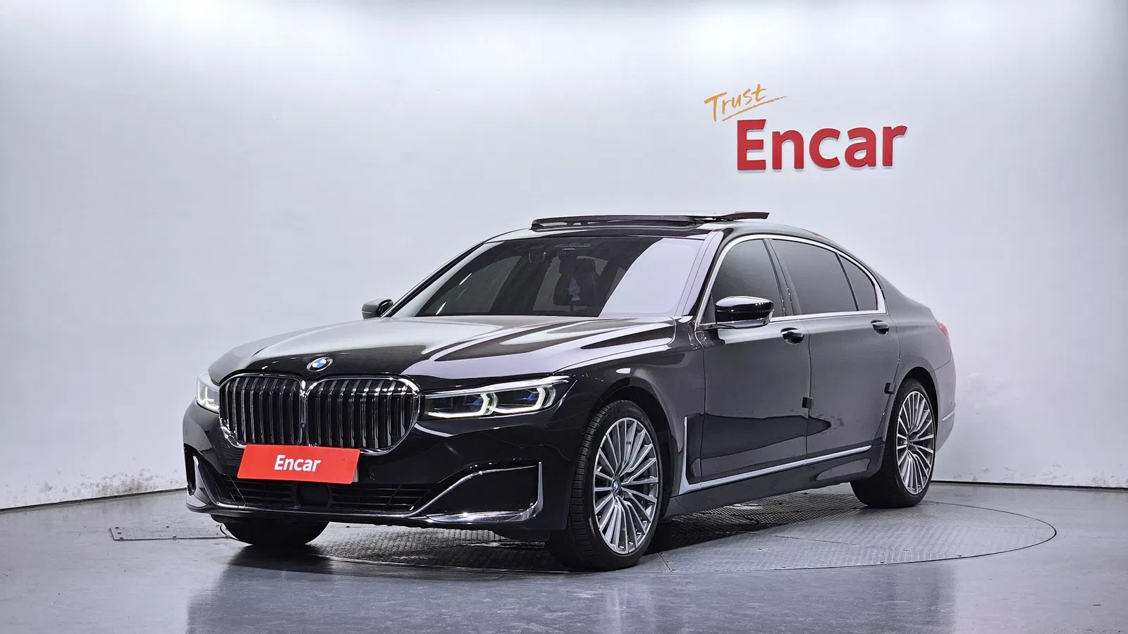 BMW Série 7 (G11) 730Ld xDrive Design Pure Excellence 2021 — photo 1 sur 30
