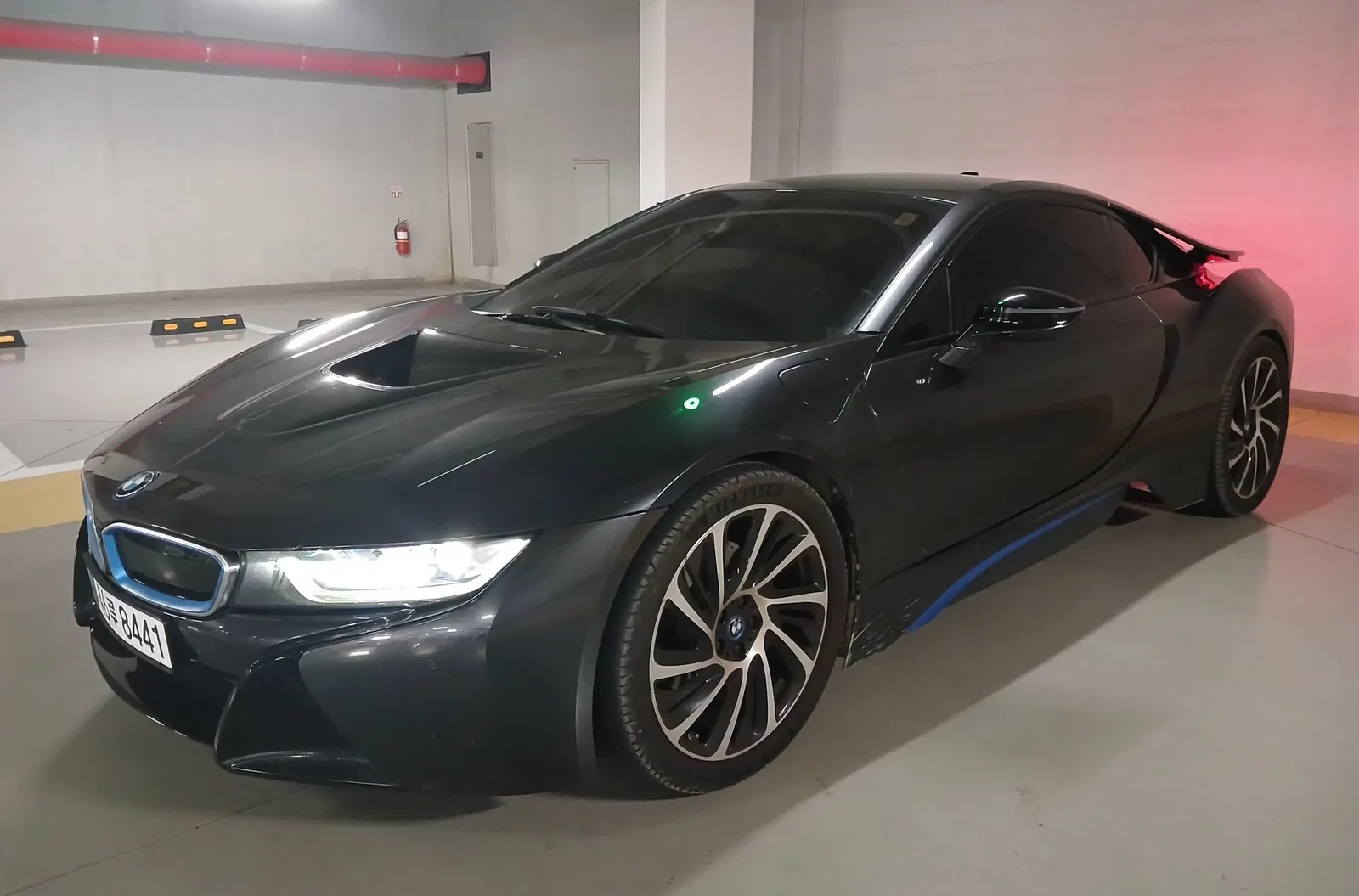 BMW i8 Coupé 2016 — photo 1 sur 22