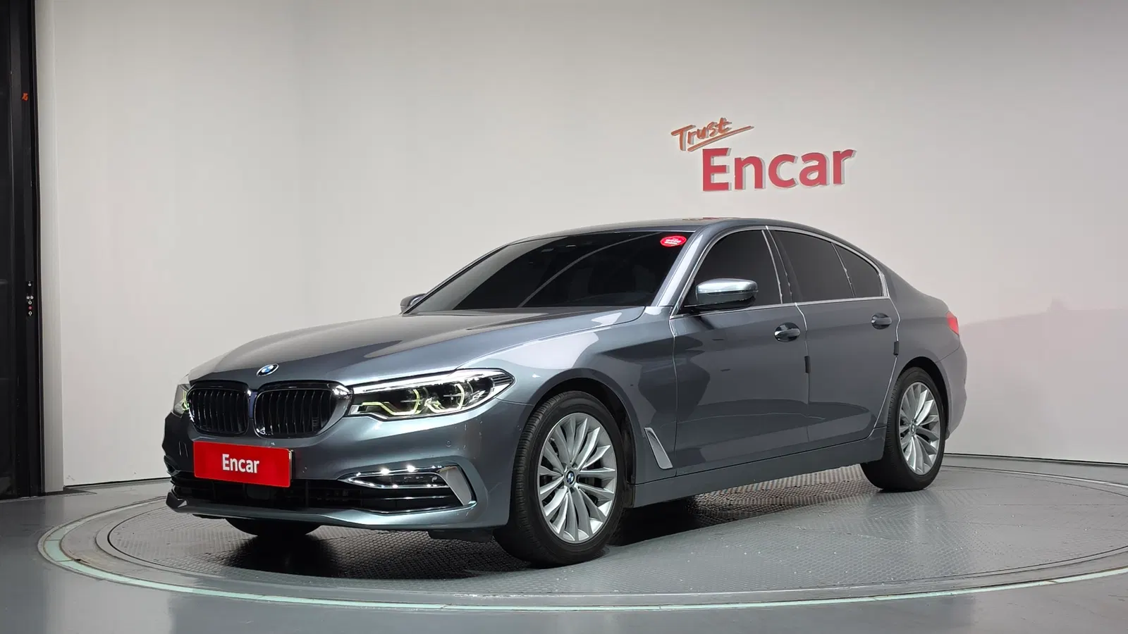BMW Série 5 (G30) 530i Luxury Plus 2019 — photo 1 sur 20