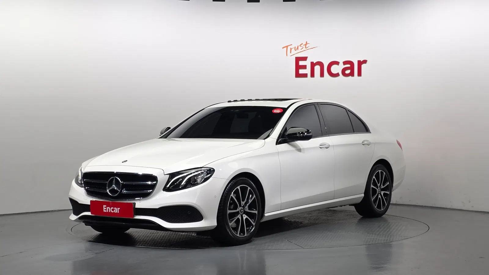 Mercedes-Benz Classe E E250 Avantgarde (W213) 2020 — photo 1 sur 31