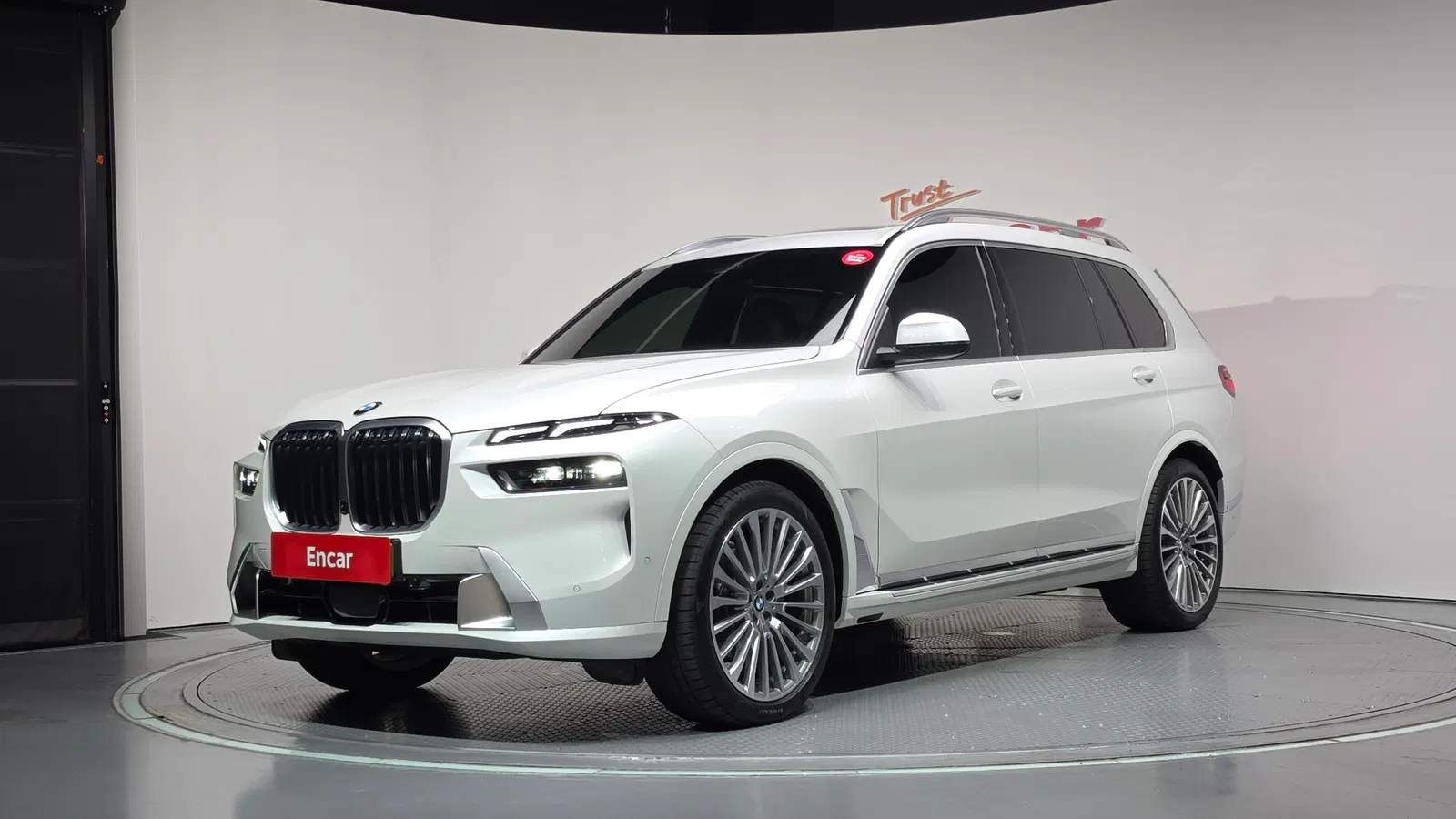 BMW X7 (G07) xDrive 40i Design Pure Excellence 7 places 2025 — photo 1 sur 33