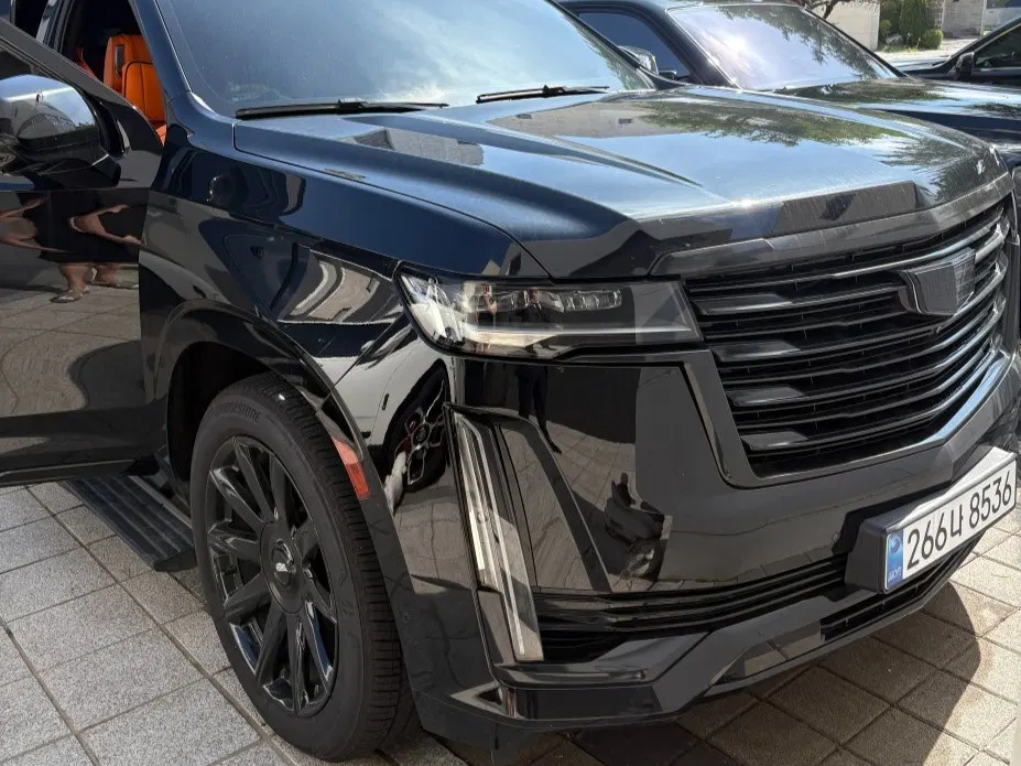 Cadillac Escalade 5e génération 6.2 ESV 2021 — photo 1 sur 14