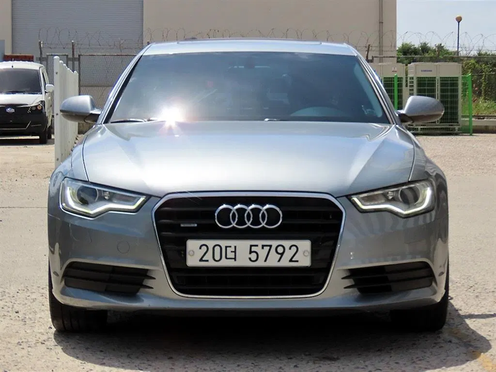 Audi A6 3.0 TFSI Quattro 2012 — photo 1 sur 26