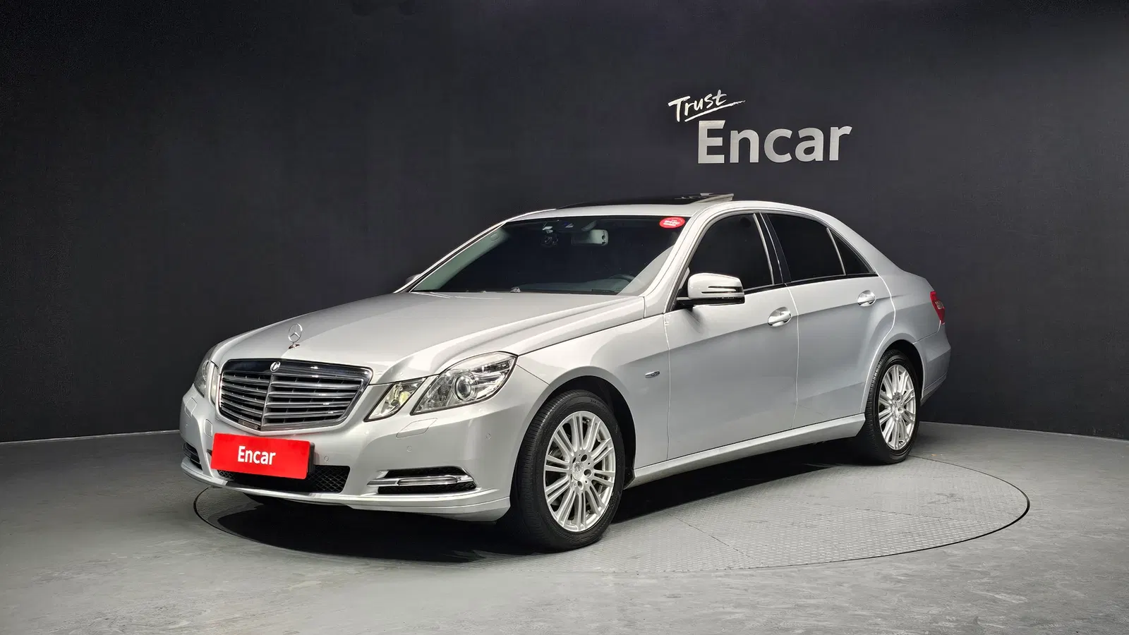 Mercedes-Benz Classe E E200 CGI (W212) 2011 — photo 1 sur 20