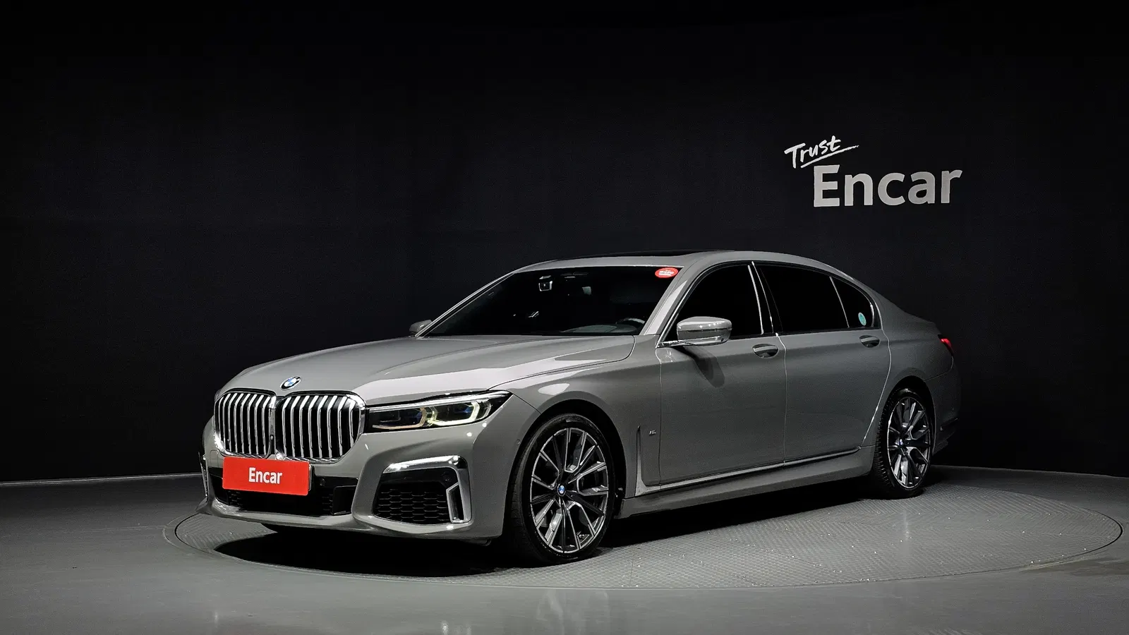 BMW Série 7 (G11) 740Li xDrive M Sport 2021 — photo 1 sur 26