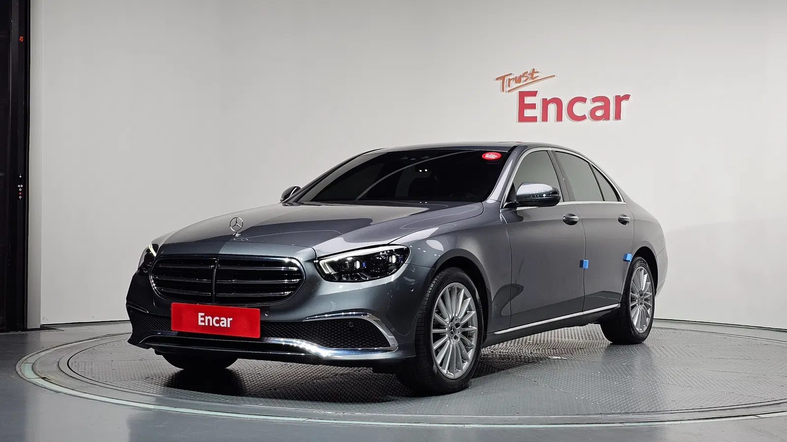 Mercedes-Benz Classe E E250 Exclusive (W213) 2021 — photo 1 sur 32