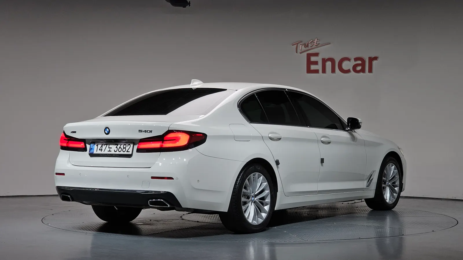 BMW Série 5 (G30) 530i xDrive Luxury 2021 — photo 1 sur 36