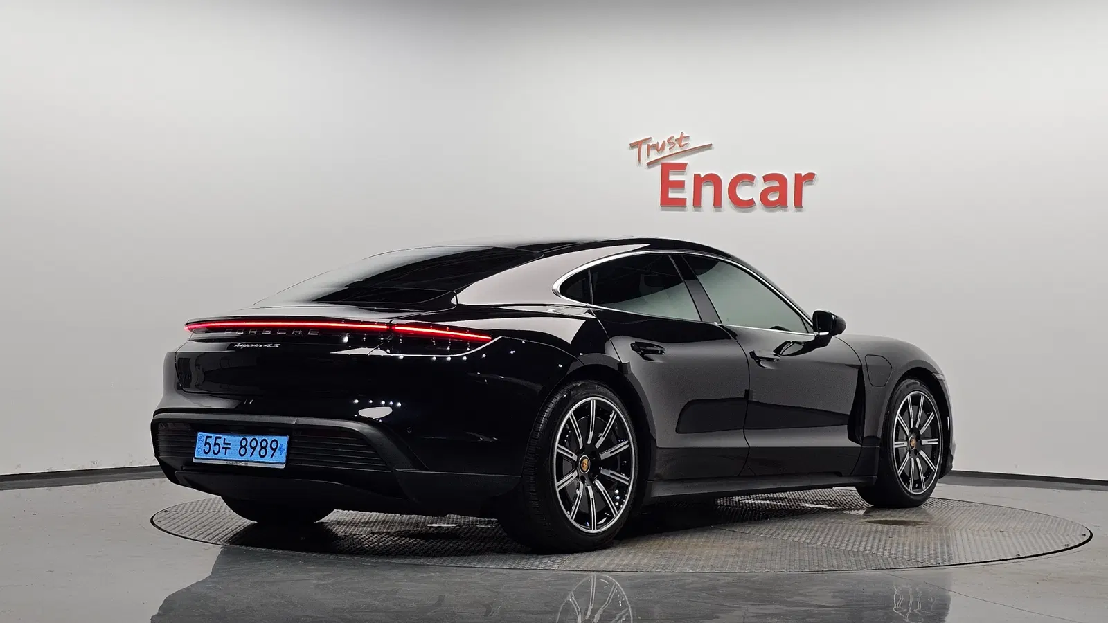 Porsche Taycan 4S 2021 — photo 1 sur 39