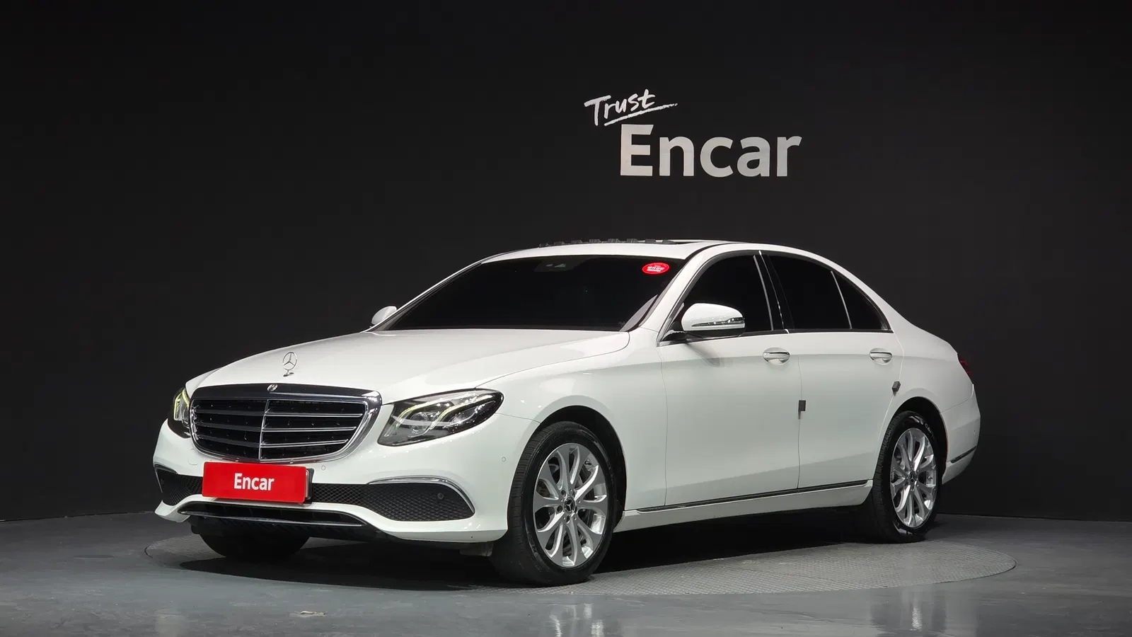 Mercedes-Benz Classe E E220d 4MATIC Exclusive (W213) 2020 — photo 1 sur 34